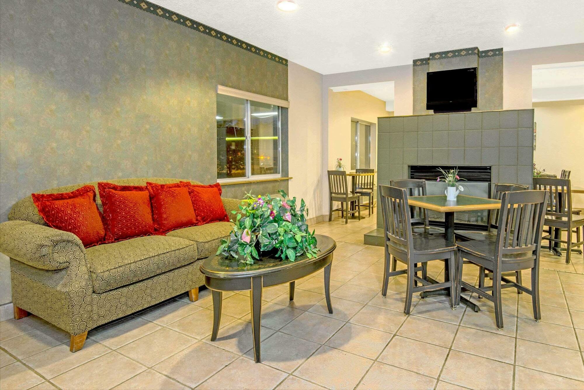 Quality Inn Albuquerque East I-40 Juan Tabo Exit Buitenkant foto